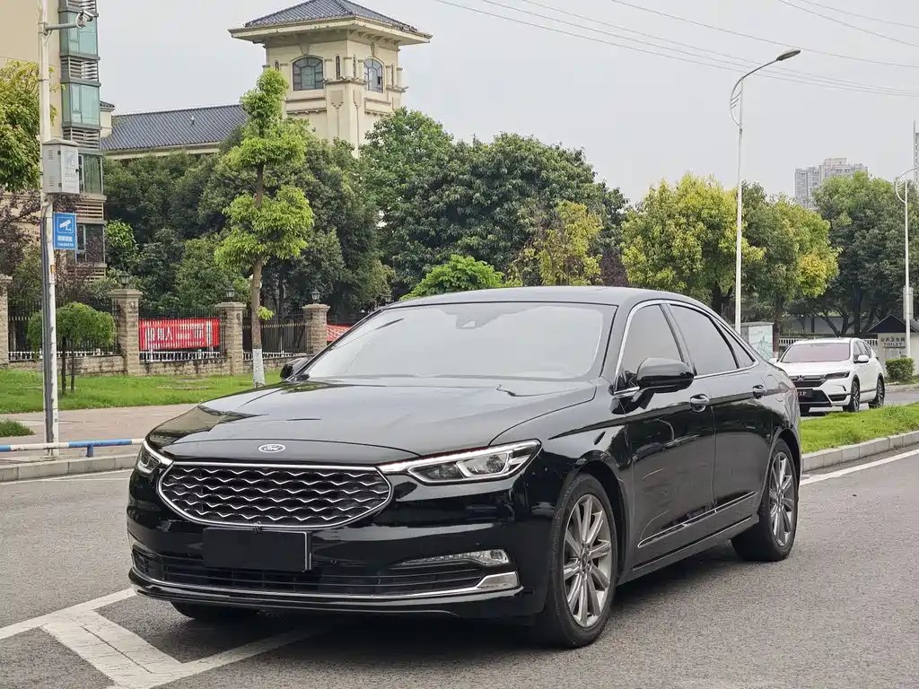 Ford Taurus 2021