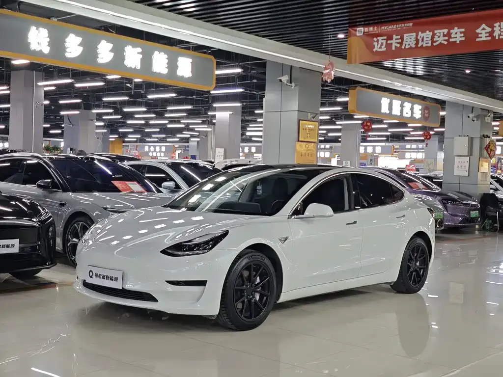 Tesla Model 3 2020 — фото 1 из 16