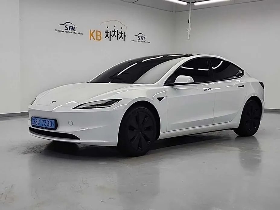 Tesla Model 3 2024
