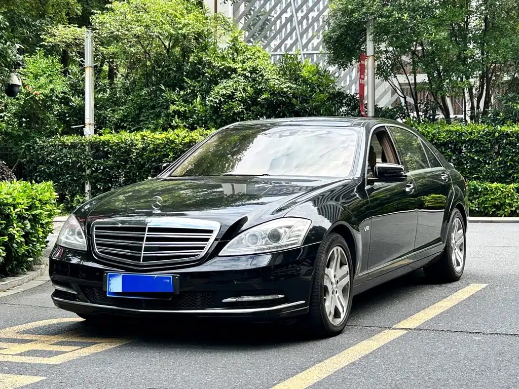 Mercedes-Benz S-Class 2011