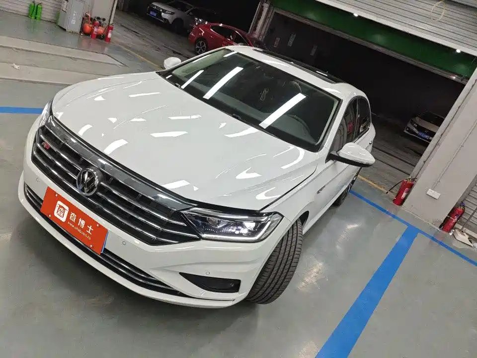 Volkswagen Sagitar 2022