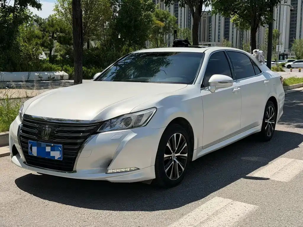 Toyota Crown 2018