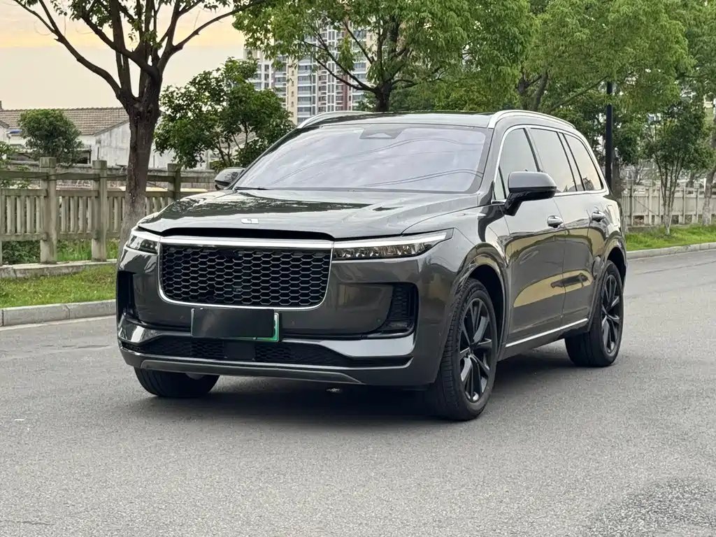 Li Auto Li ONE 2022 — фото 1 из 5