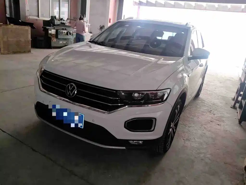 Volkswagen T-Roc 2022 — фото 1 из 5