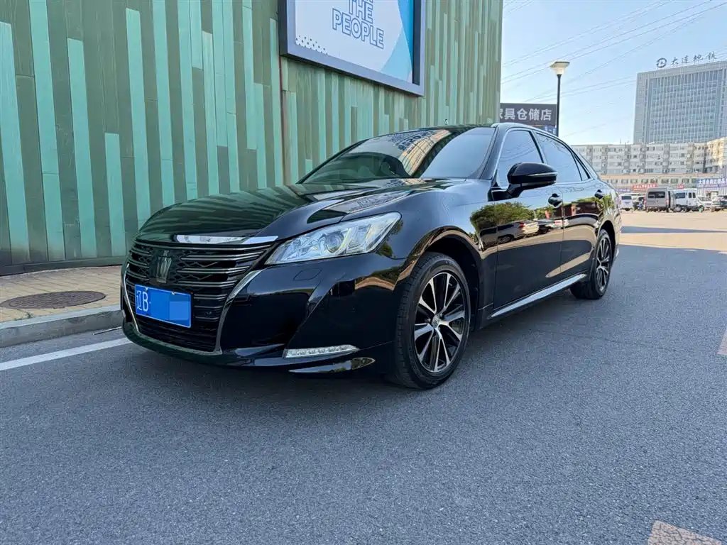 Toyota Crown 2018
