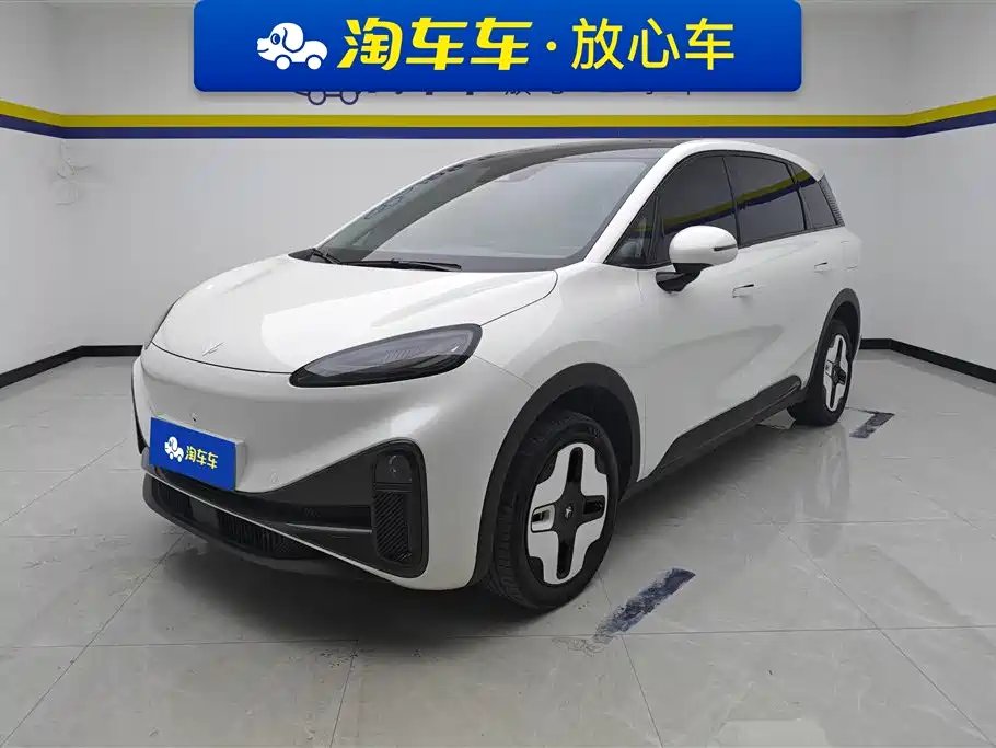Arcfox S 2025