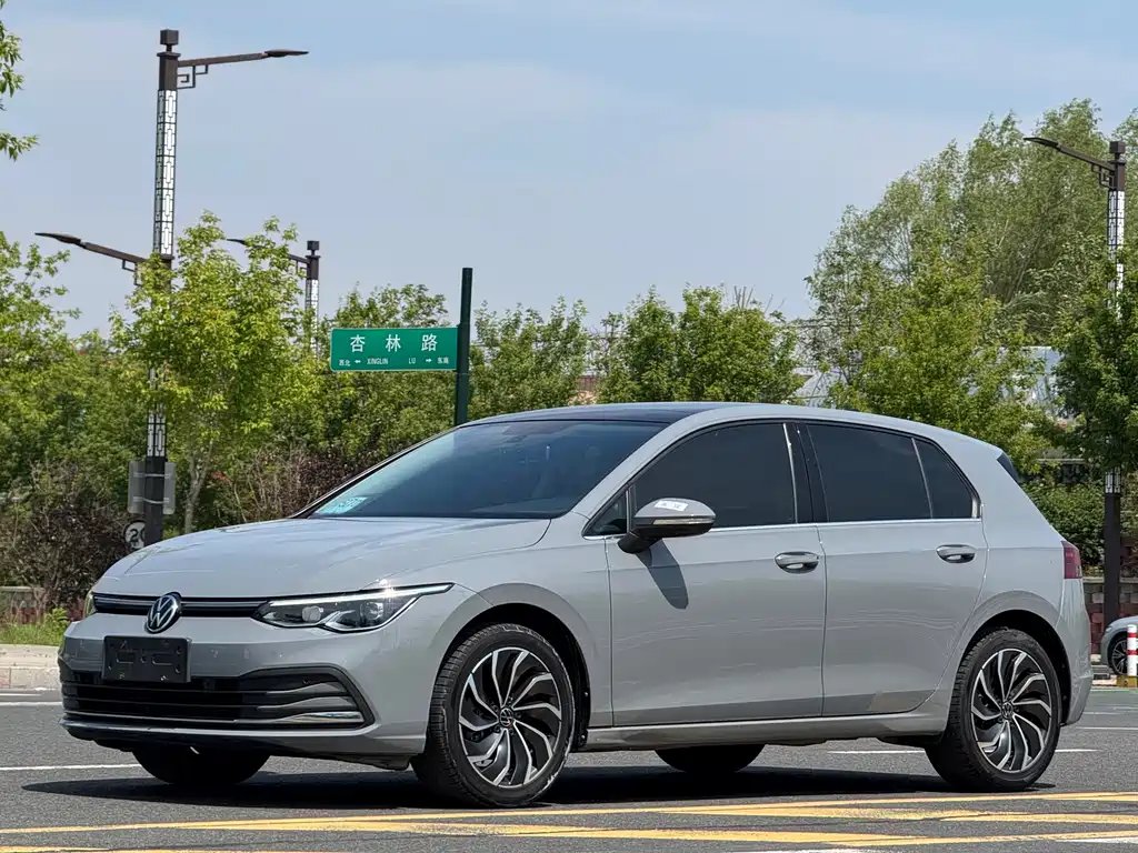 Volkswagen Golf 2023