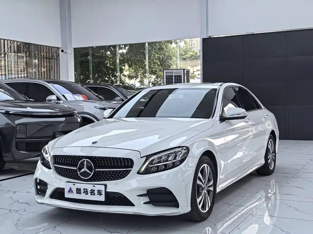 Mercedes-Benz C-Class 2020 — фото 1 из 5
