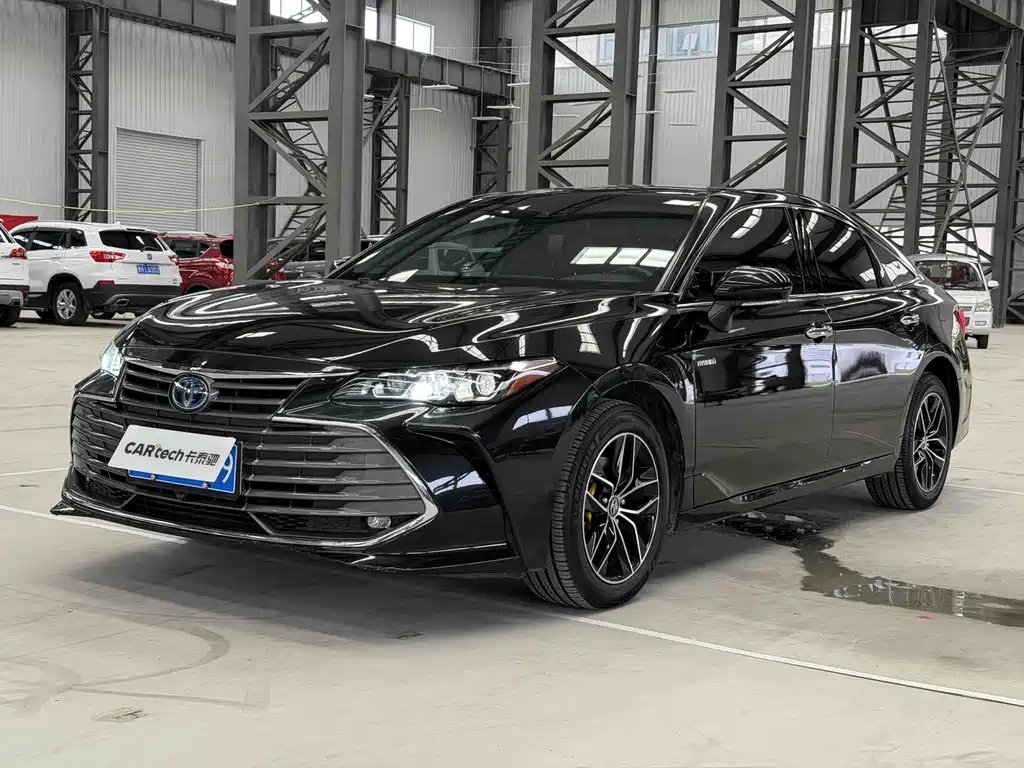 Toyota Avalon 2022 — фото 1 из 5