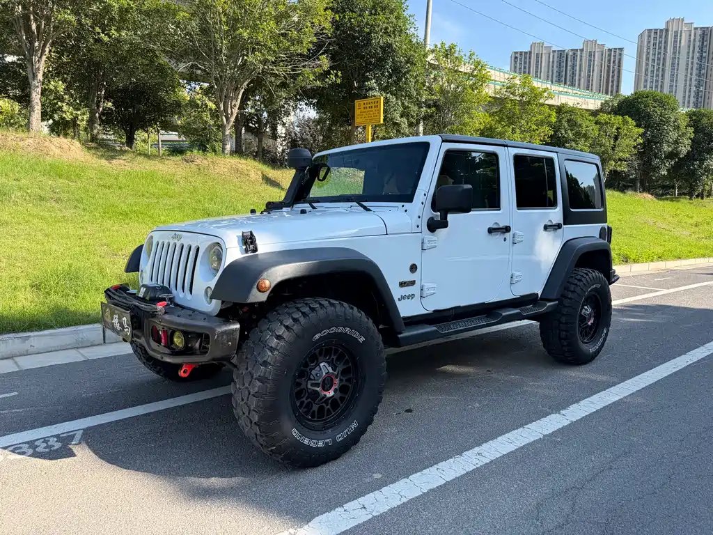 Jeep Wrangler 2014 — фото 1 из 5