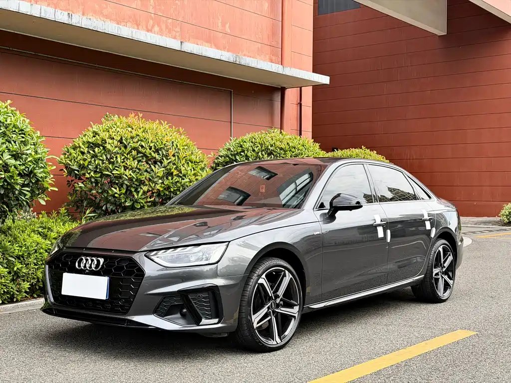 Audi A4L 2025 — фото 1 из 5