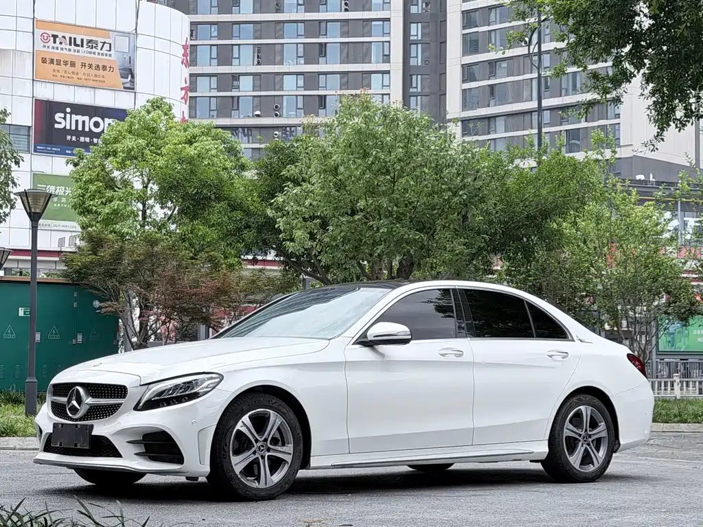 Mercedes-Benz C-Class 2020