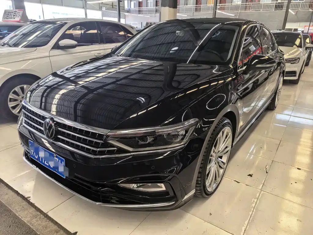Volkswagen Magotan 2025