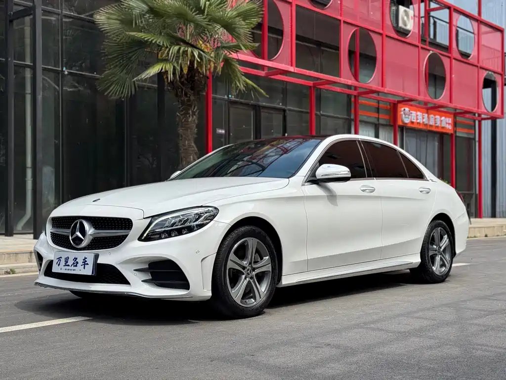 Mercedes-Benz C-Class 2019 — фото 1 из 5