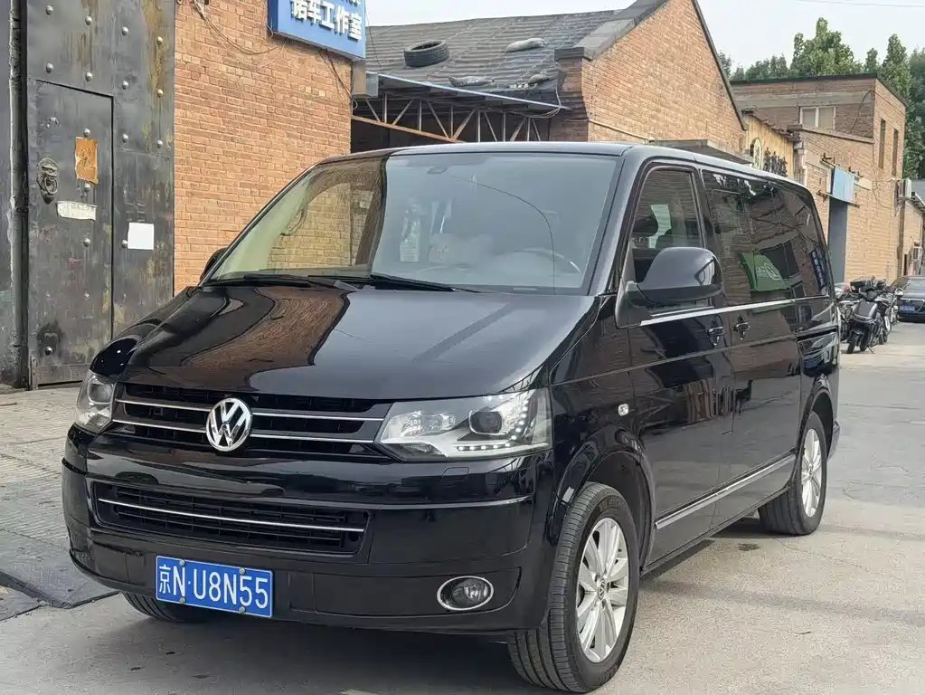 Volkswagen Multivan 2016 — фото 1 из 5