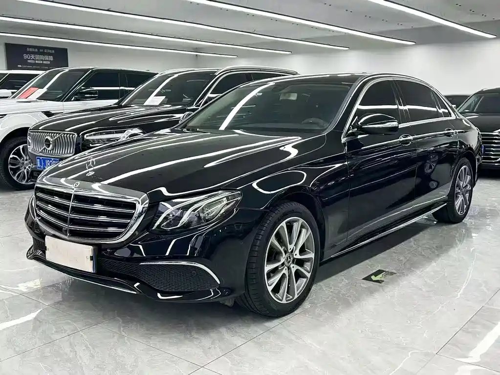 Mercedes-Benz E-Class 2018 — фото 1 из 5