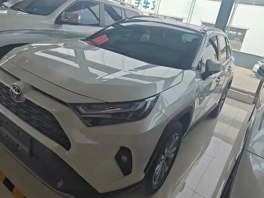 Toyota RAV4 2024 — фото 1 из 5