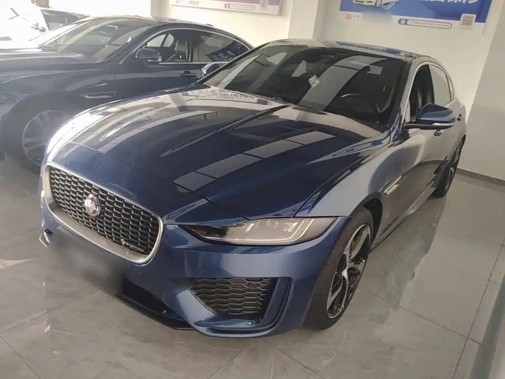 Jaguar XEL 2022 — фото 1 из 5