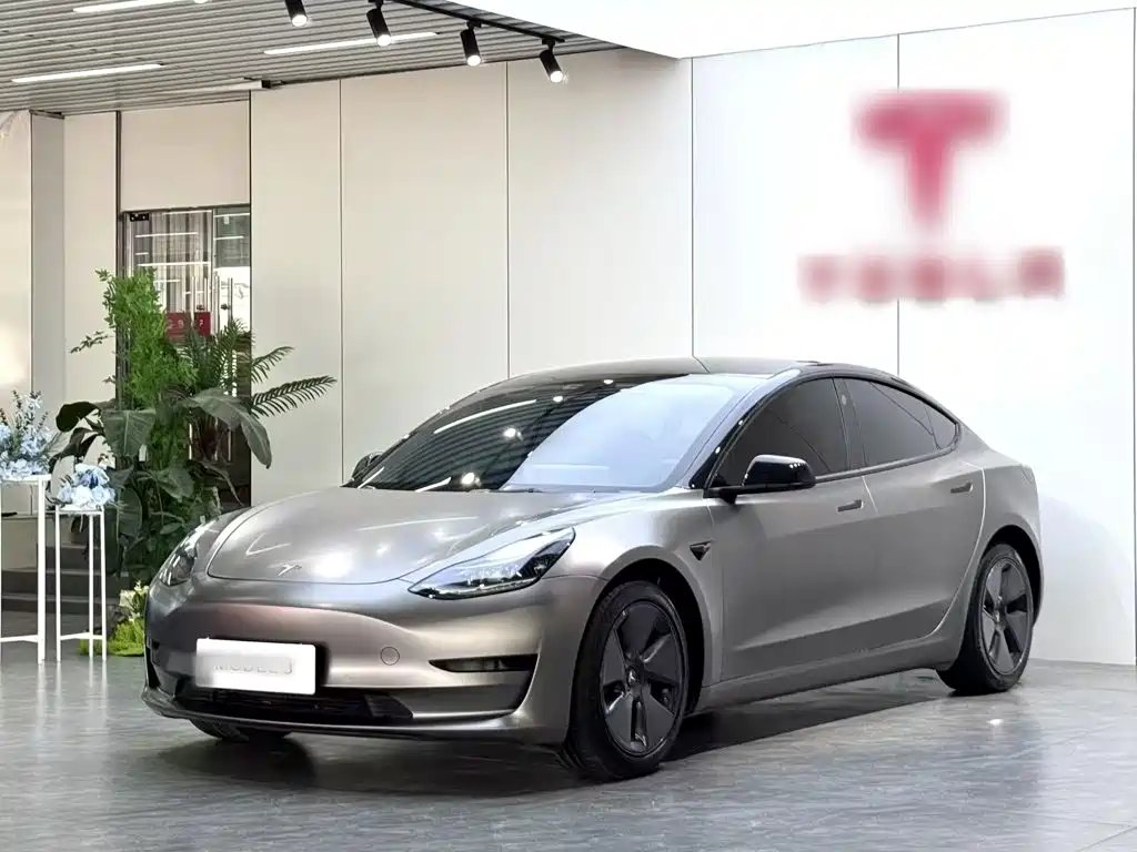 Tesla Model 3 2022 — фото 1 из 5