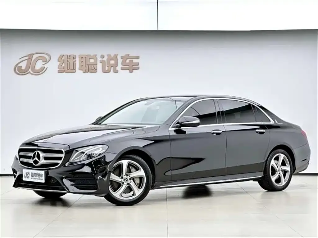 Mercedes-Benz E-Class 2018 — фото 1 из 17