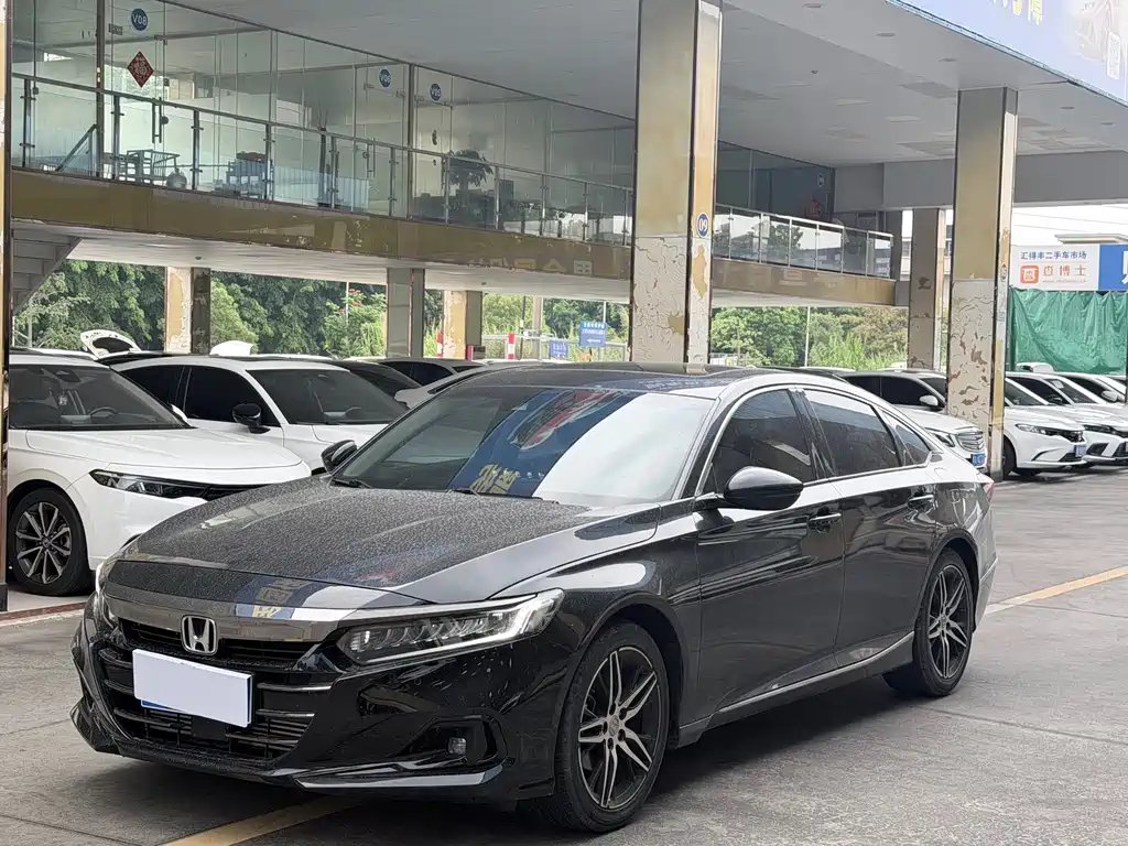 Honda Accord 2022 — фото 1 из 5