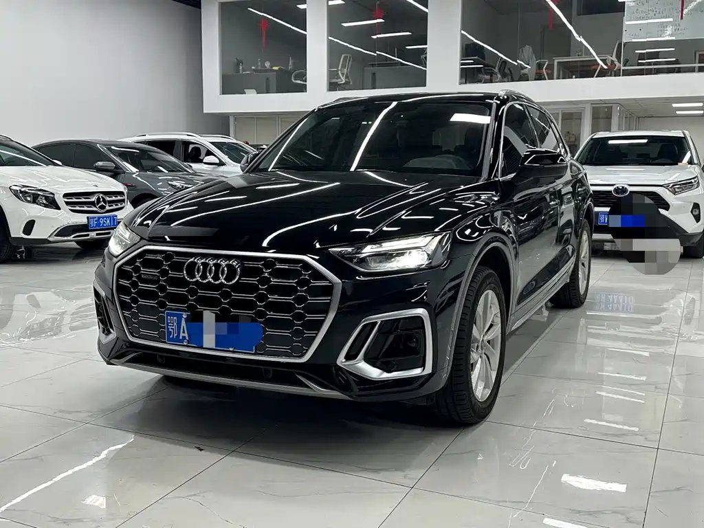 Audi Q5L 2021 — фото 1 из 5