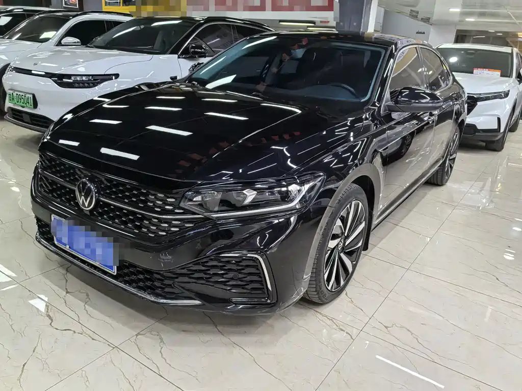 Volkswagen Passat 2022 — фото 1 из 5