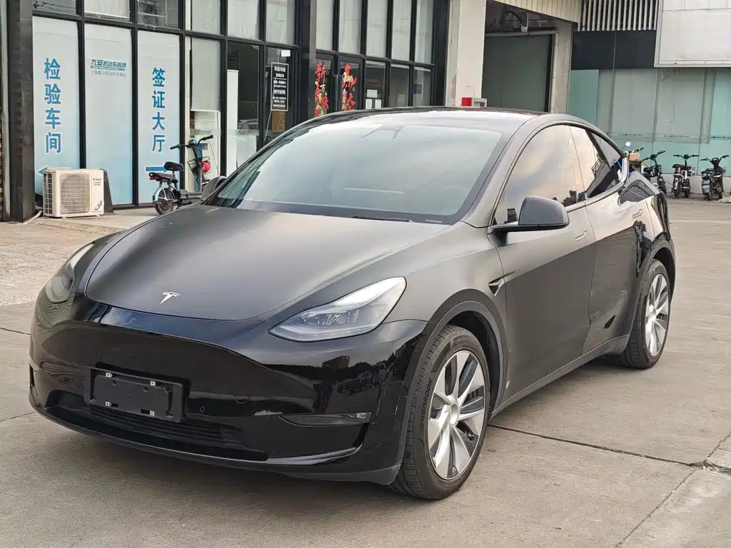 Tesla Model Y 2021