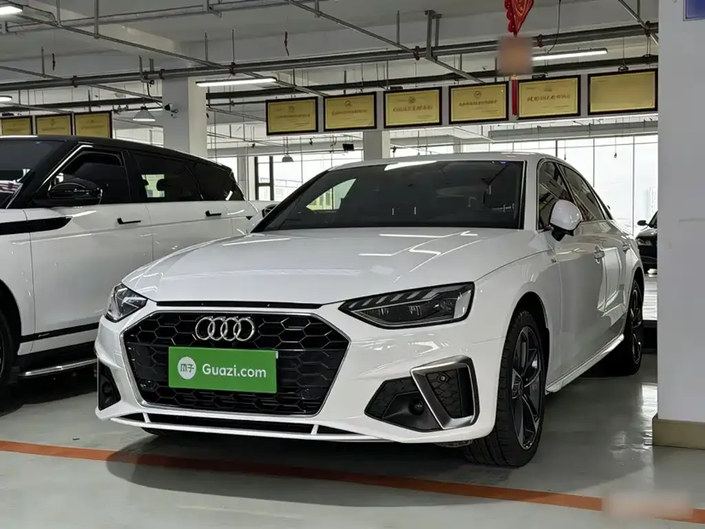 Audi A4L 2022 — фото 1 из 25