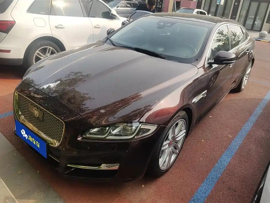 Jaguar XJ 2019 — фото 1 из 5