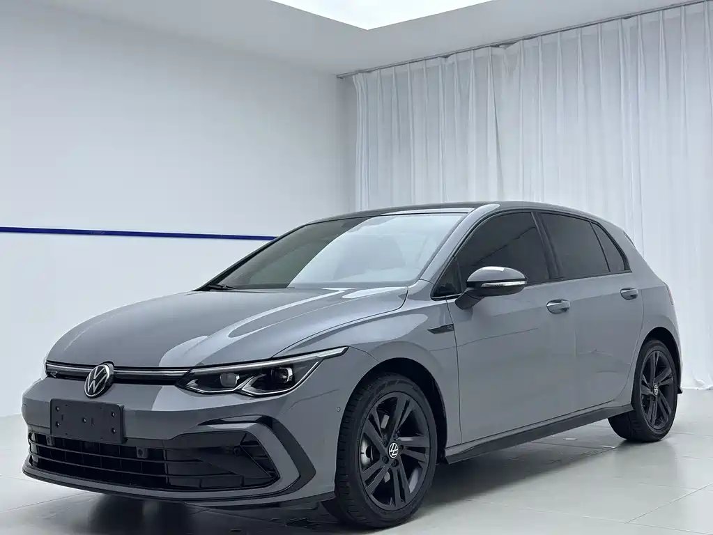 Volkswagen Golf 2023 — фото 1 из 5