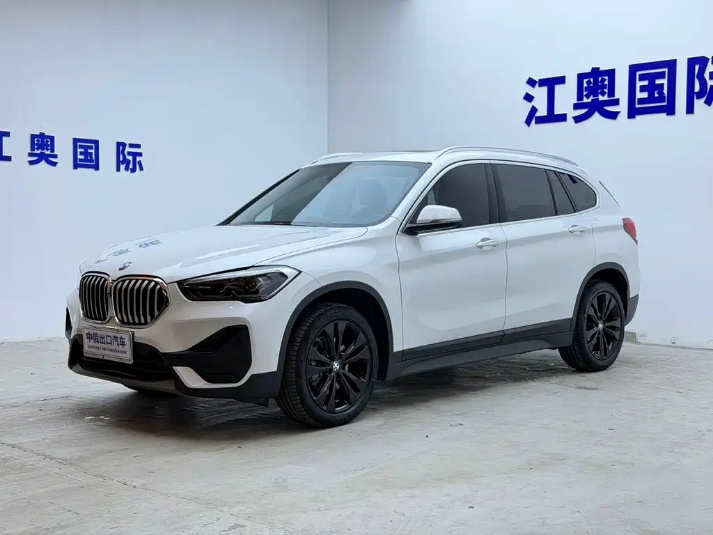 BMW X1 2022 — фото 1 из 5