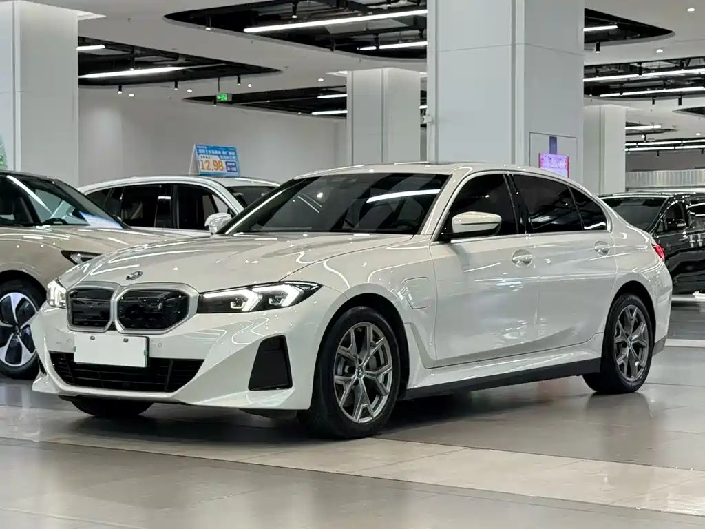 BMW i3 2024 — фото 1 из 5