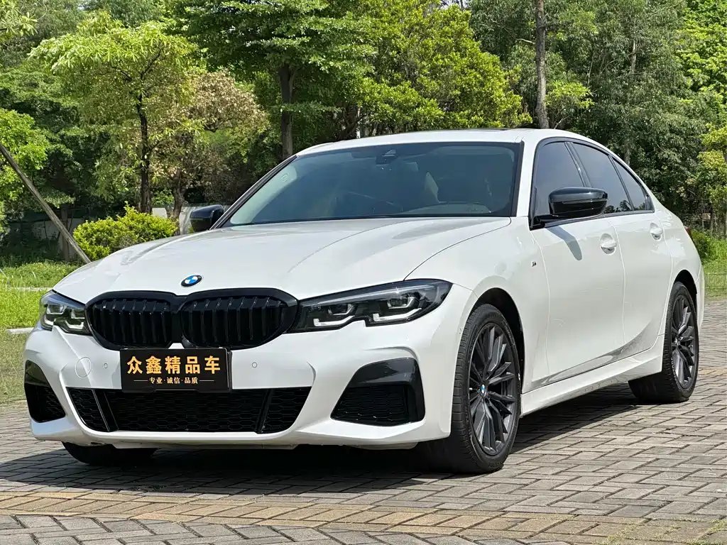 BMW 3 Series 2022 — фото 1 из 5