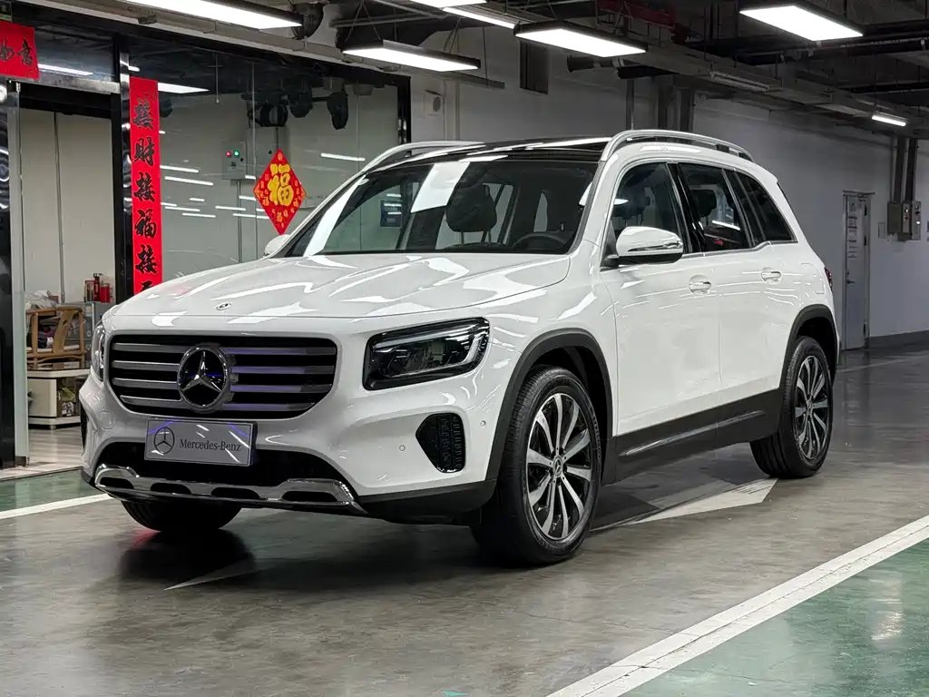 Mercedes-Benz GLB 2024 — фото 1 из 5