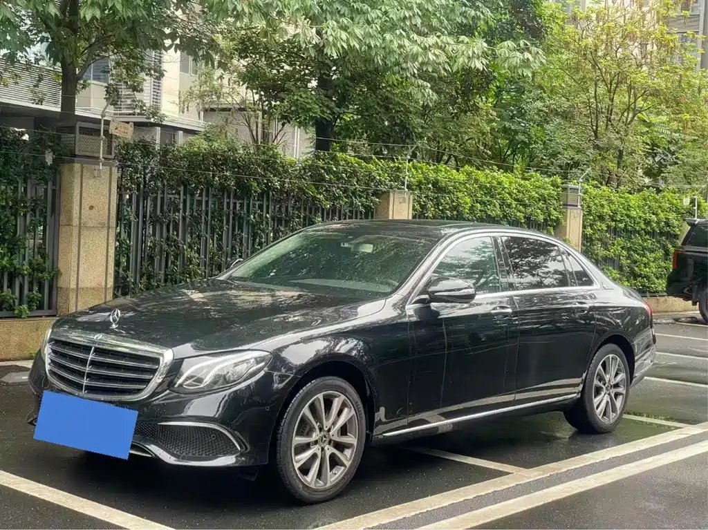 Mercedes-Benz E-Class 2019 — фото 1 из 5
