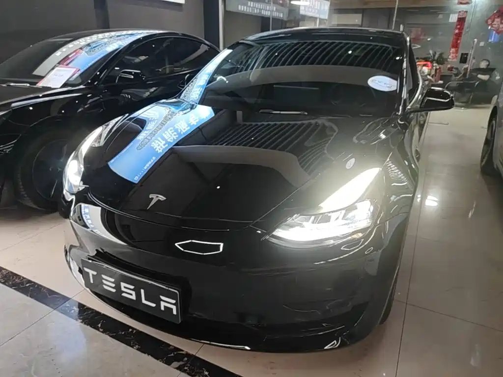 Tesla Model 3 2023 — фото 1 из 5