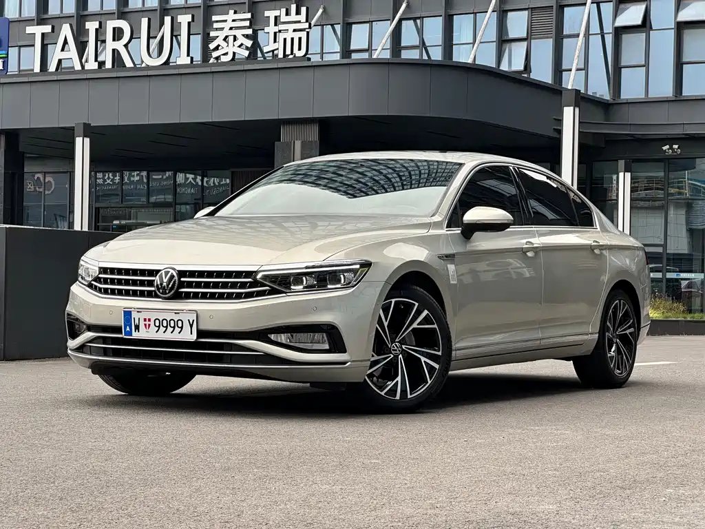Volkswagen Magotan 2021 — фото 1 из 5