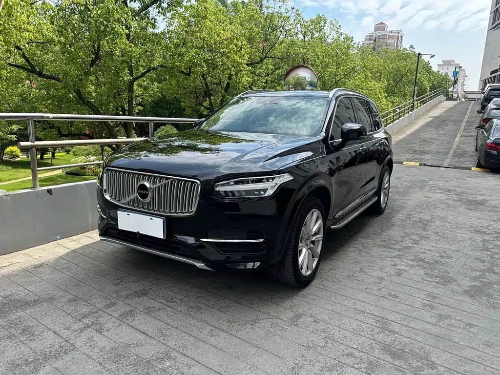 Volvo XC90 2019 — фото 1 из 5