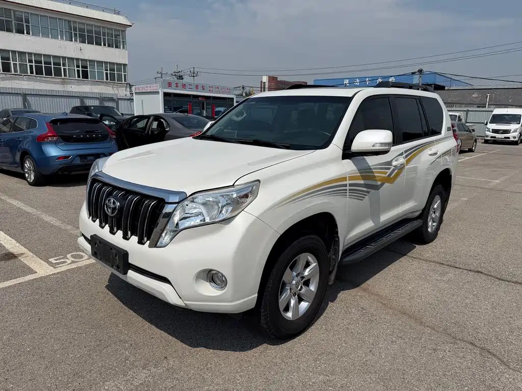 Toyota Prado 2016 — фото 1 из 5