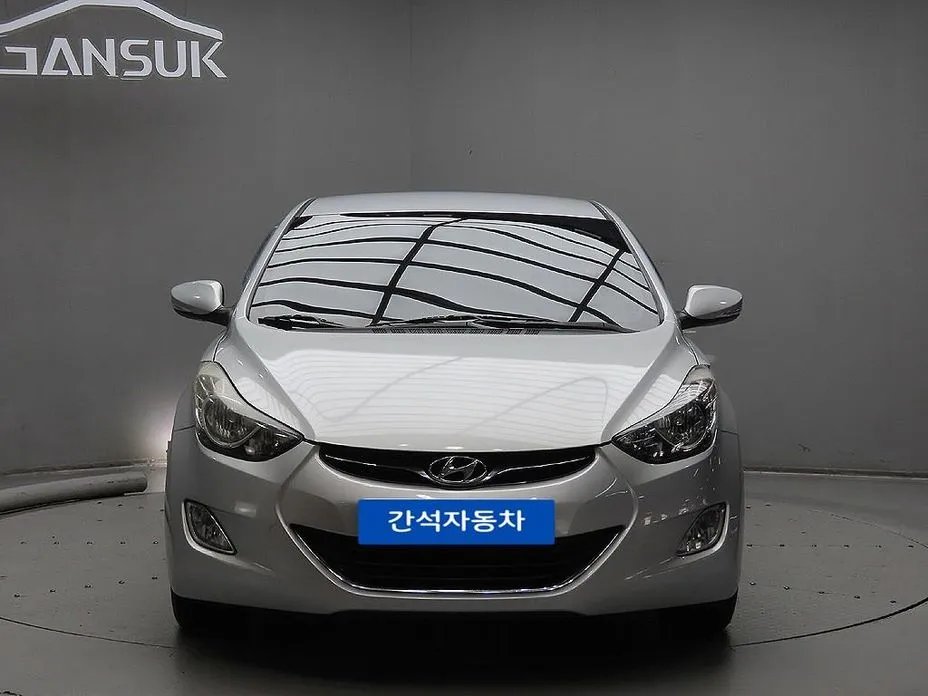 Hyundai AVANTE 2012