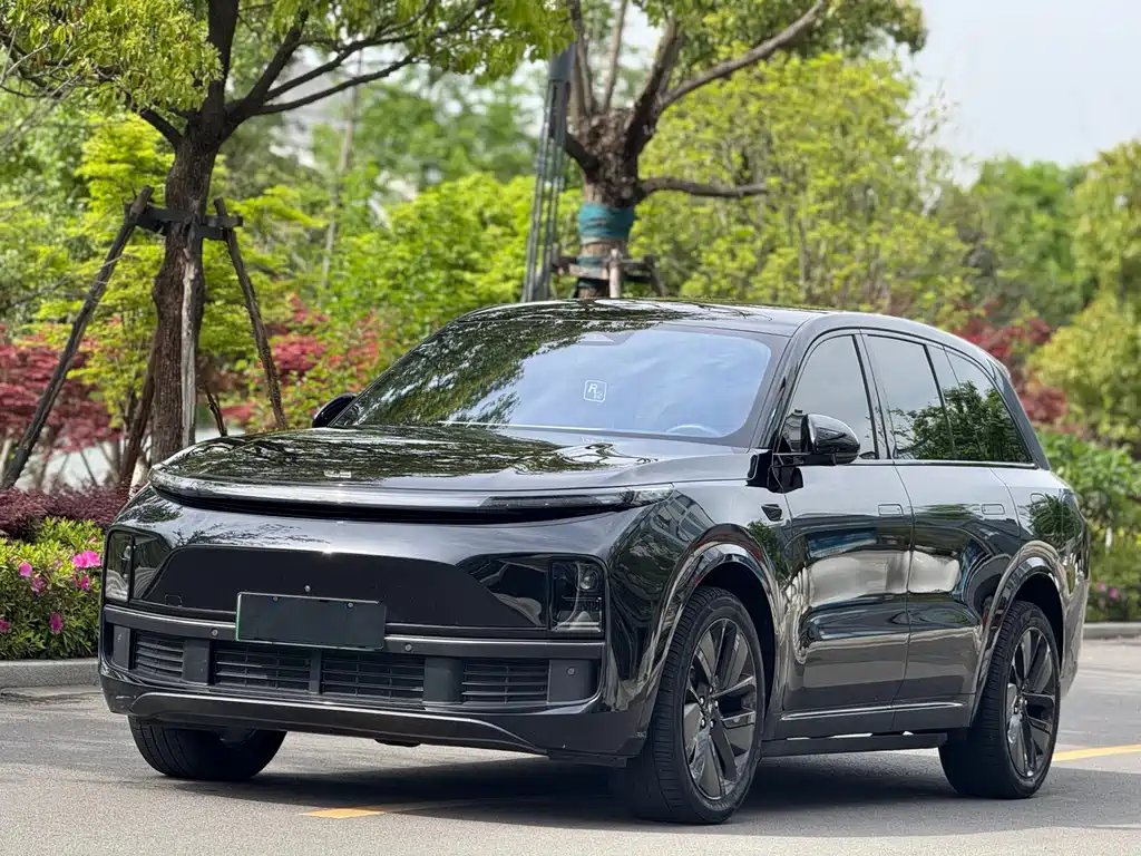 Li Auto Li L8 2023 — фото 1 из 5