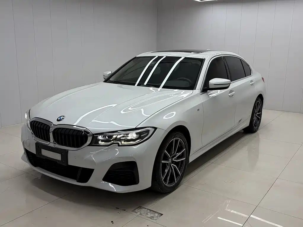 BMW 3 Series 2022 — фото 1 из 5