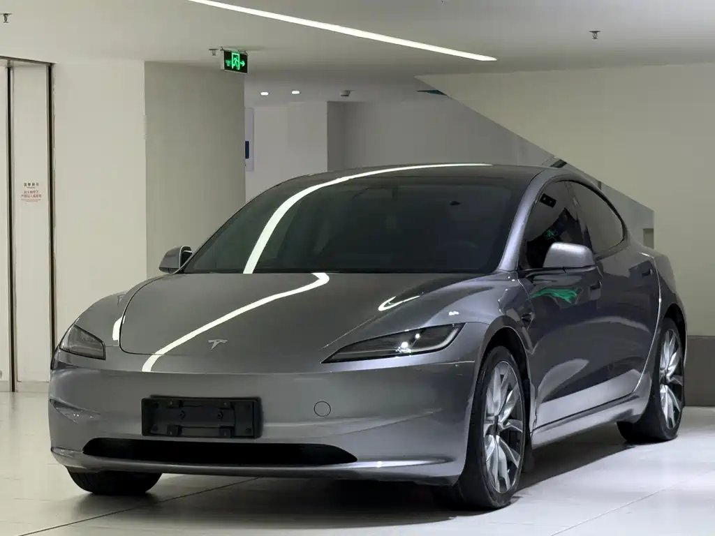 Tesla Model 3 2024 — фото 1 из 5
