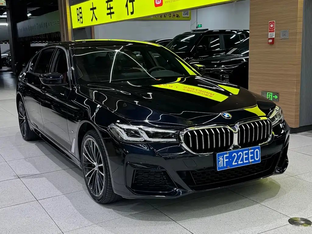 BMW 5 Series 2022 — фото 1 из 5