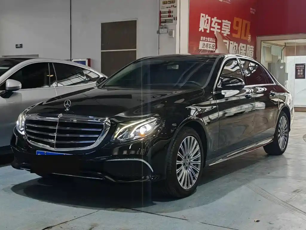 Mercedes-Benz E-Class 2019 — фото 1 из 5