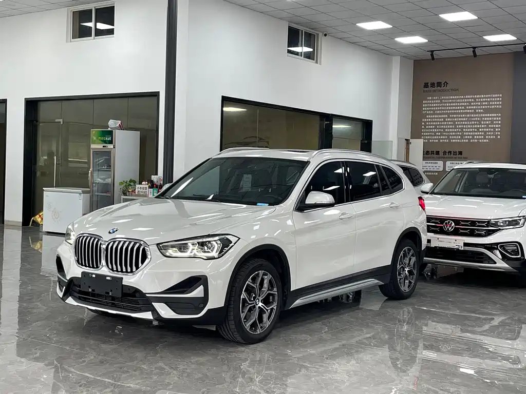 BMW X1 2021 — фото 1 из 5