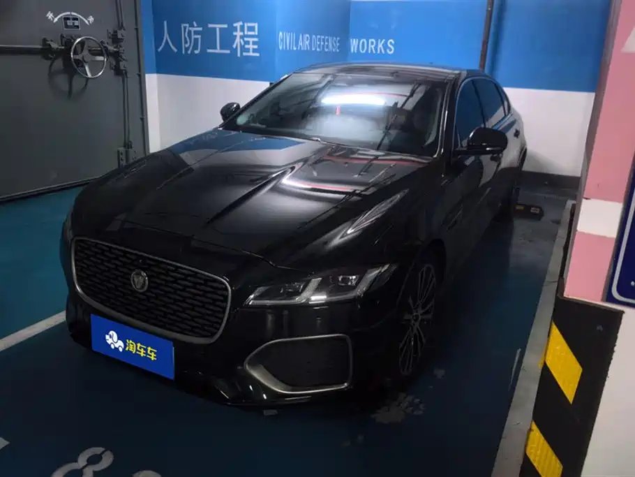 Jaguar XFL 2024 — фото 1 из 5