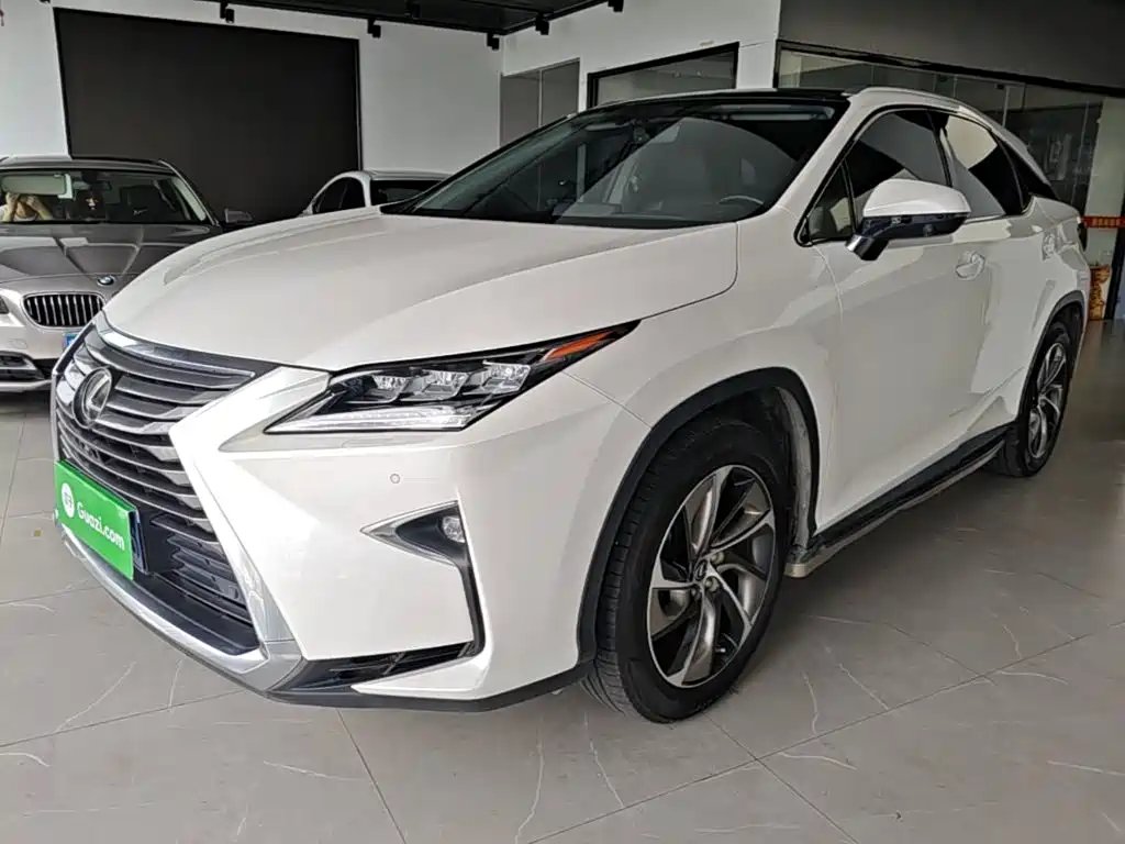 Lexus RX 2019 — фото 1 из 5