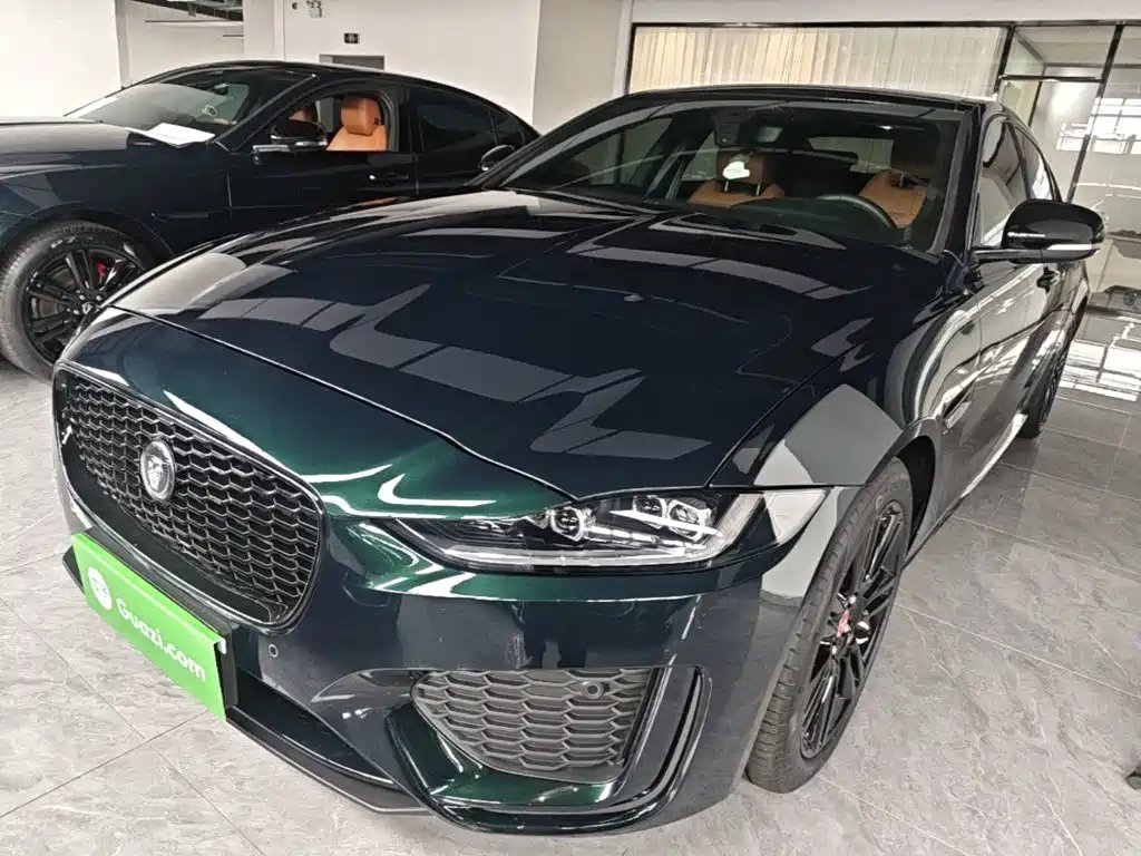 Jaguar XEL 2025 — фото 1 из 5